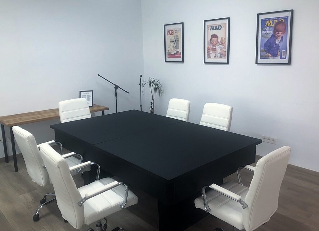 Meeting room office in Oben coworking