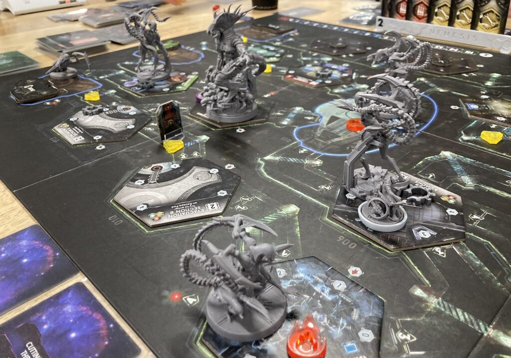 Un lugar estupendo para quedar con los amigos a jugar a un juego de mesa en Coín 2 Juego de mesa-4